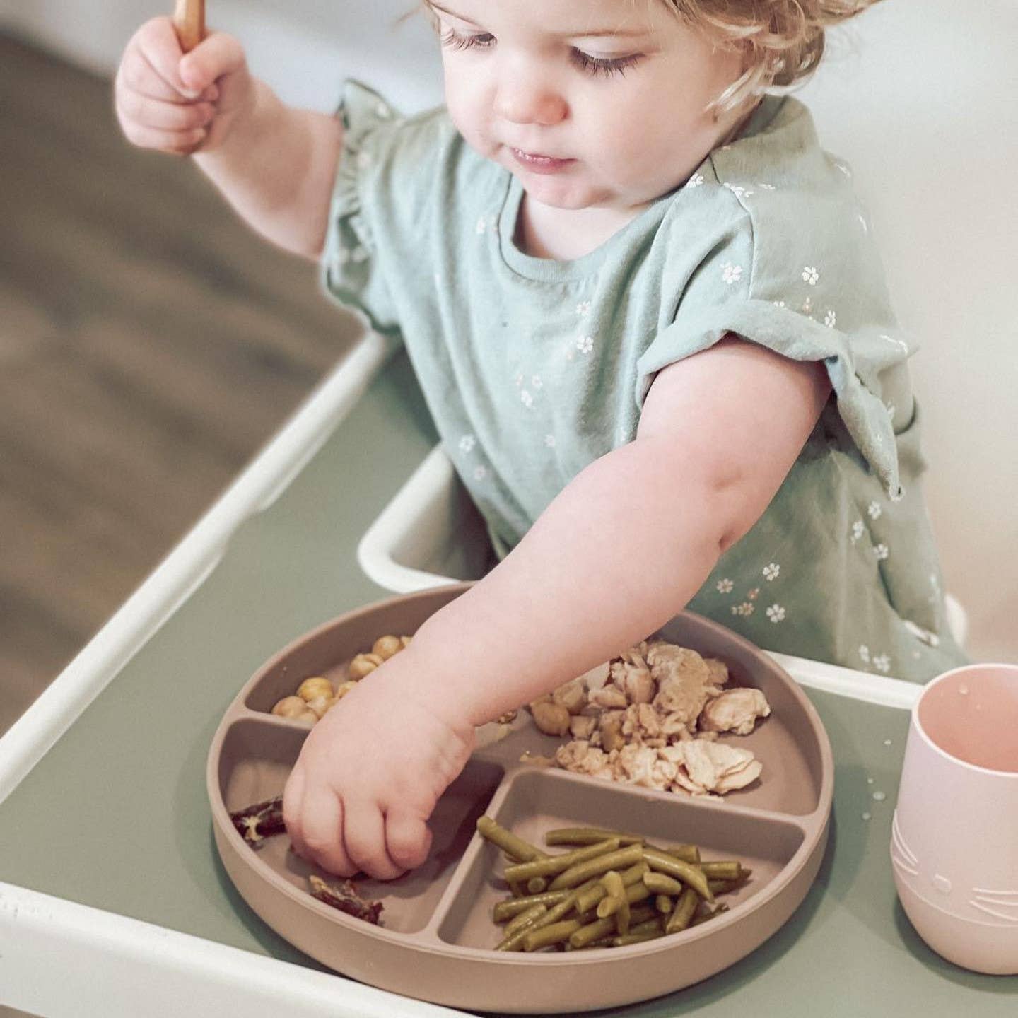 Baby Plate with Suction and  Divided Portions (Oatmeal)
